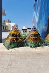 Money magnet pyramid