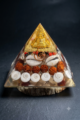 Laxmi Pyramid – Shree Yantra & Gomti Chakra for Wealth