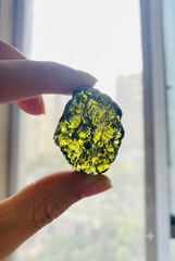SUPER POWERFUL MOLDAVITE 5-7carats ✨